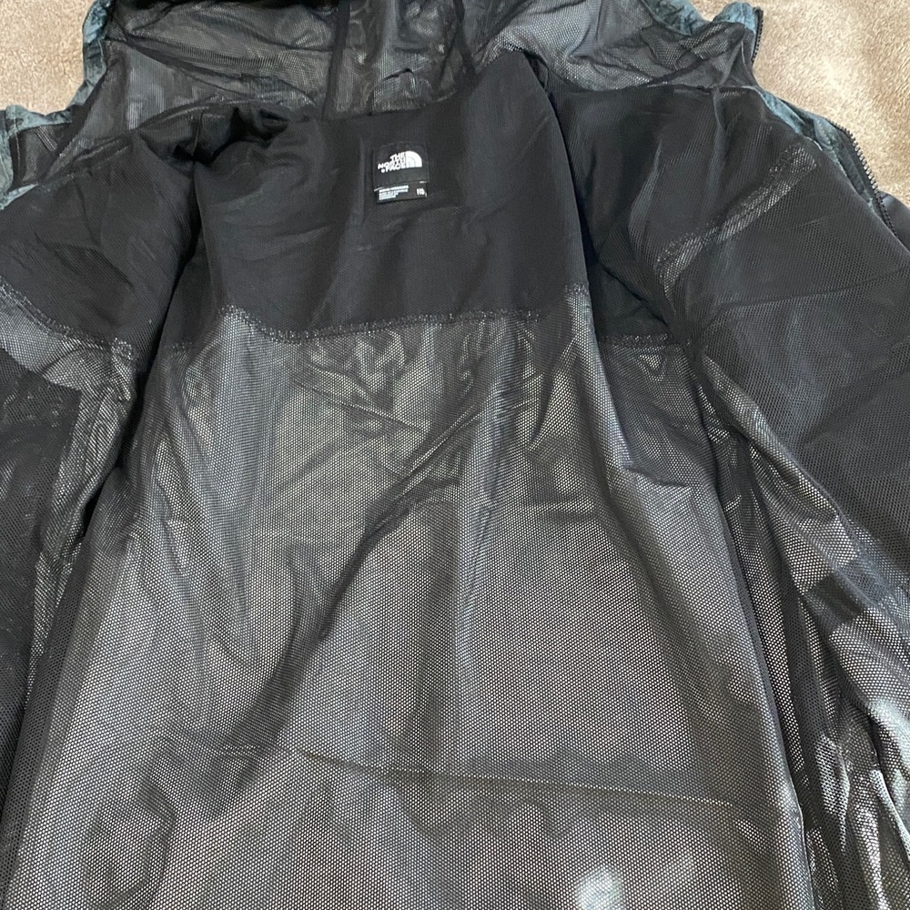 The North Face Men’s Hooded Windbreaker - Black & Teal Camo - Picture 5 of 6